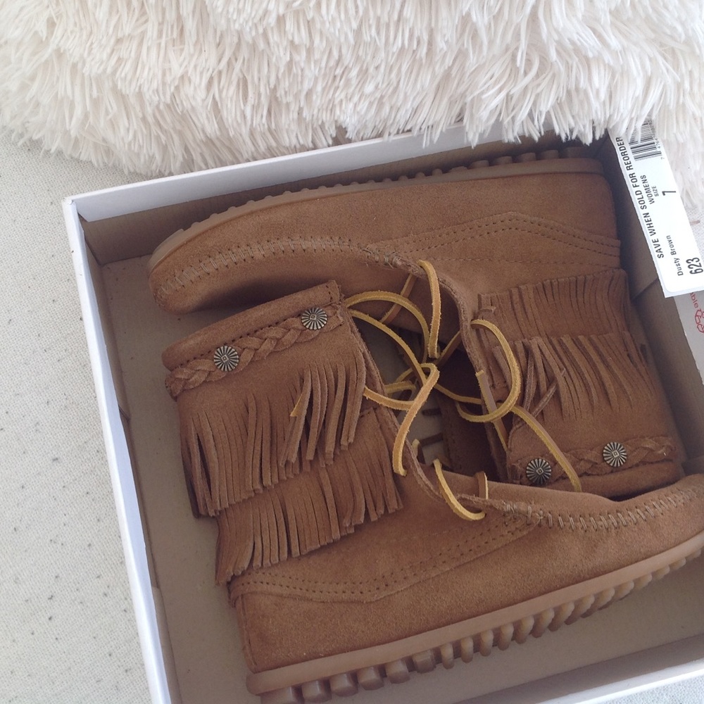 Minnetonka double fringe Tramper in Brown