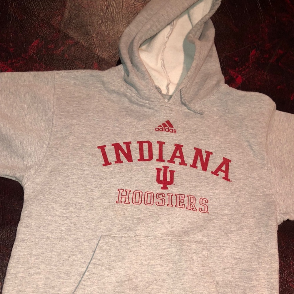 ADIDAS IU SWEATSHIRT SIZE SMALL