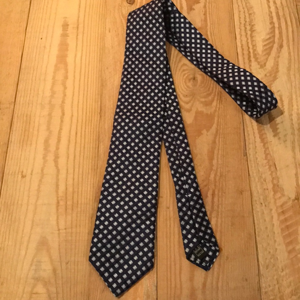 Ike Behar navy 100% silk tie