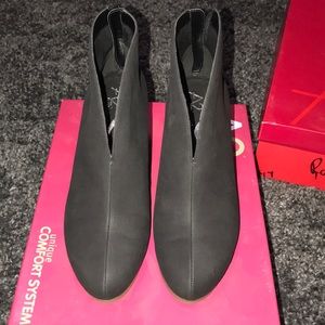 NWB Ankle boots with stacked heel