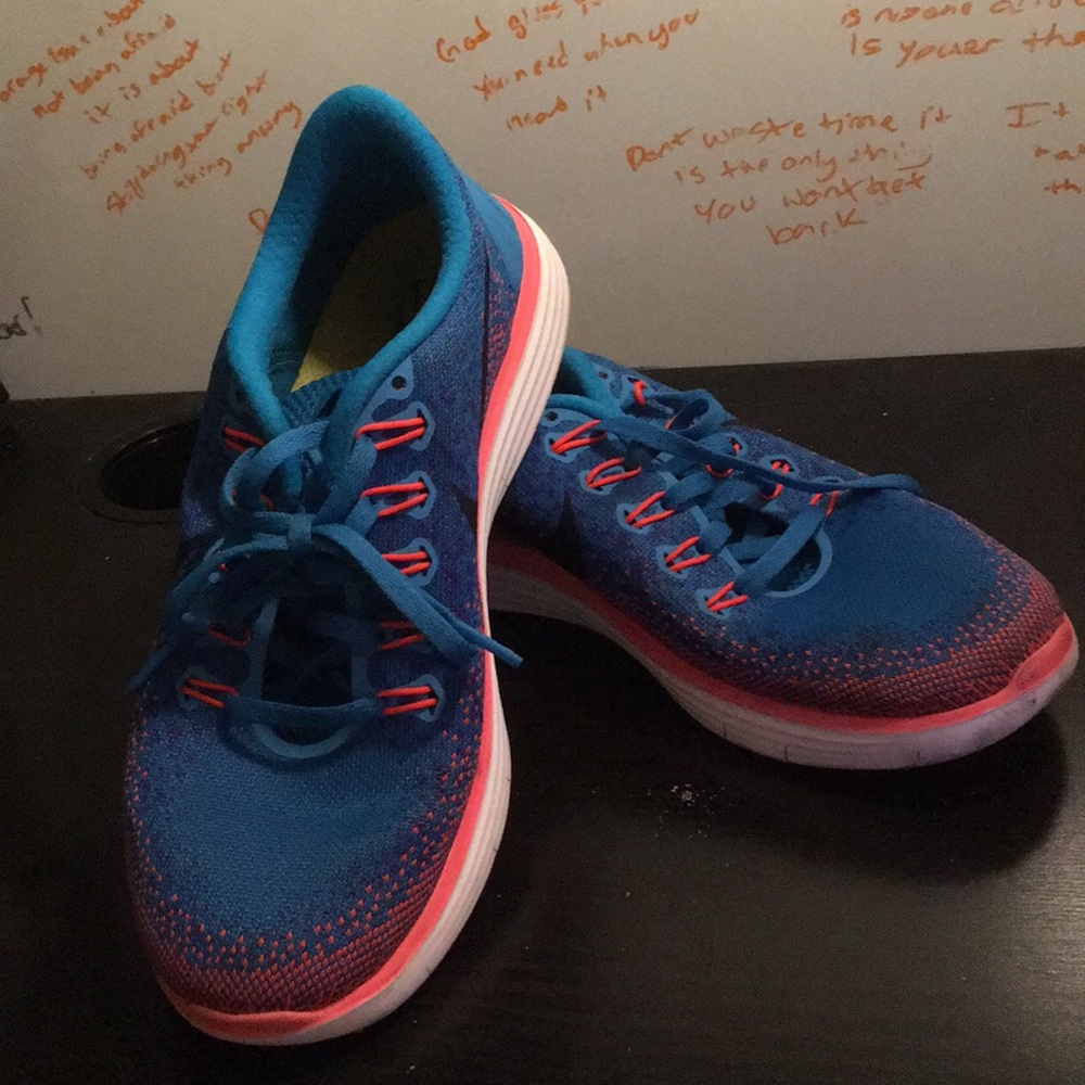 Women’s Nike free run distanceSOLD THESE ARE SOLD