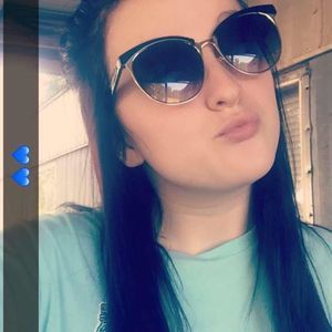 Meet your Posher, Hayley