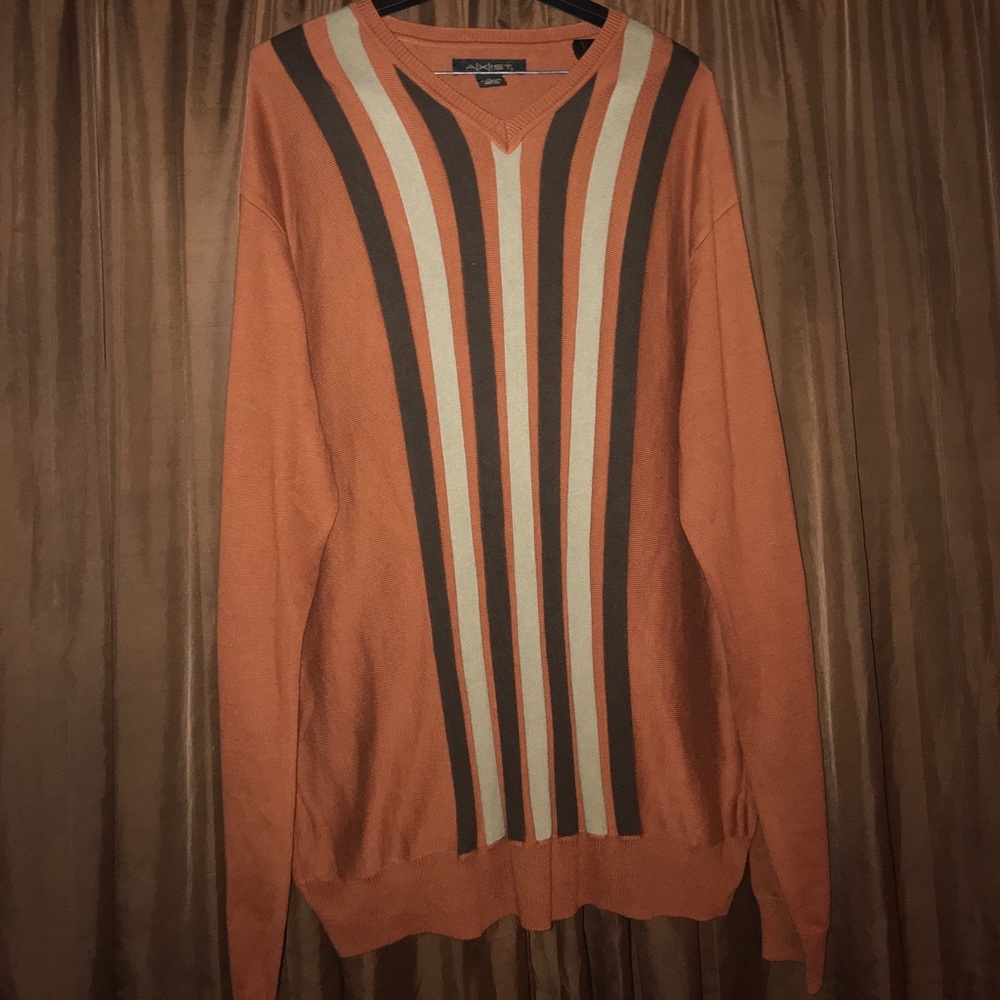 Axist v neck sweater size xl like new