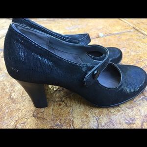 Brand new aerosoles Mary Janes 3 inch heel