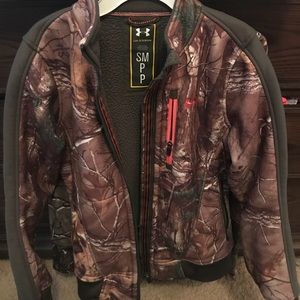 Women’s Under armour camo jacket