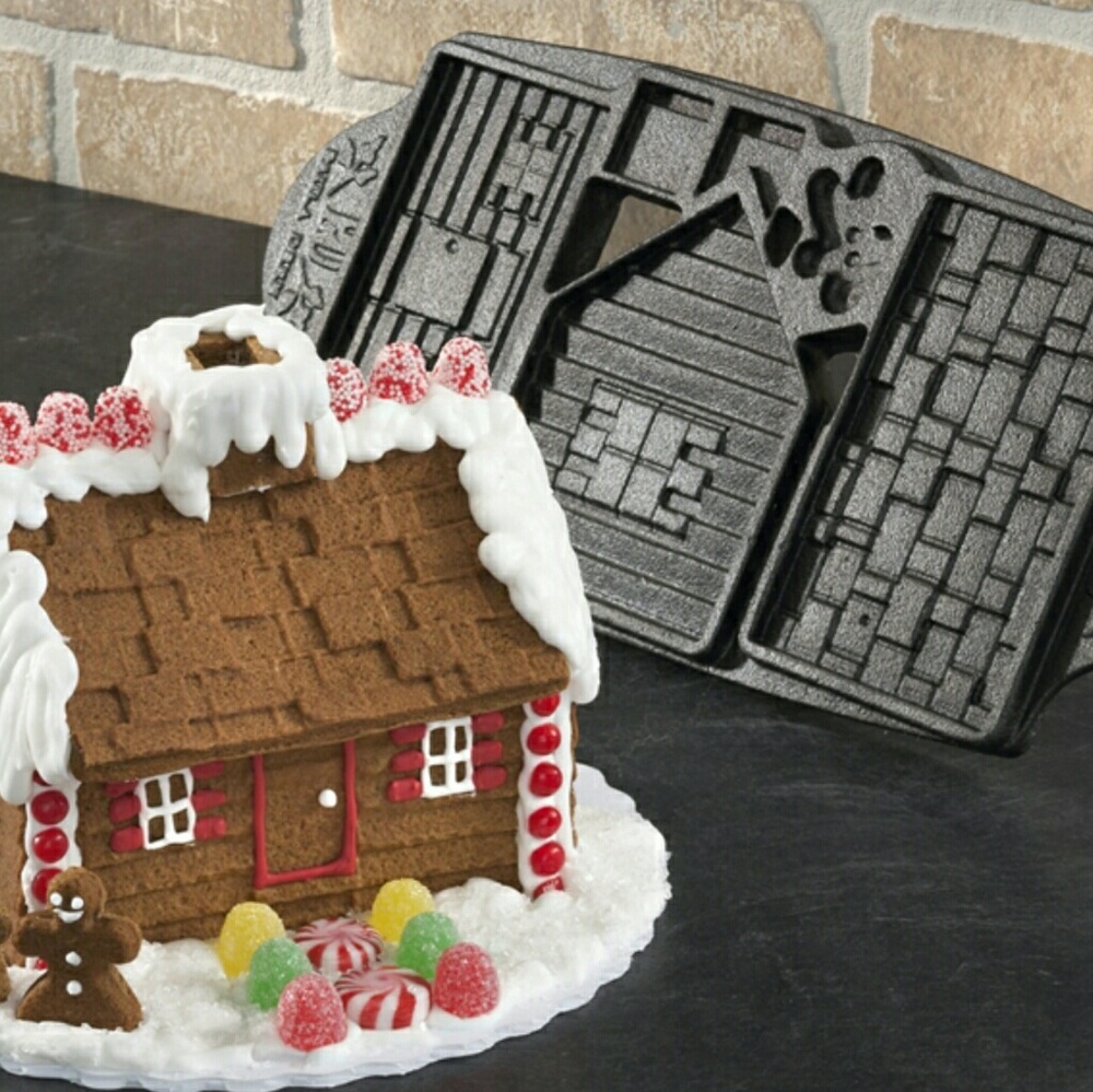 NIB Gingerbread House Mold