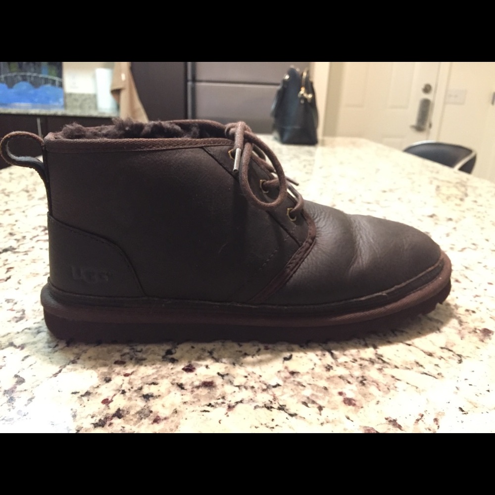 UGG Men’s Neumel Chukka boots size 10