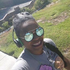 Meet your Posher, Brandy