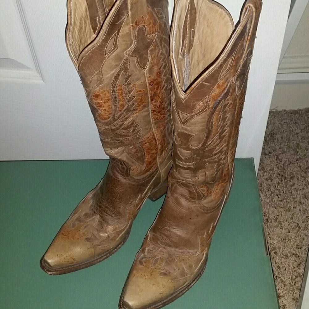 Women's cowboy boots