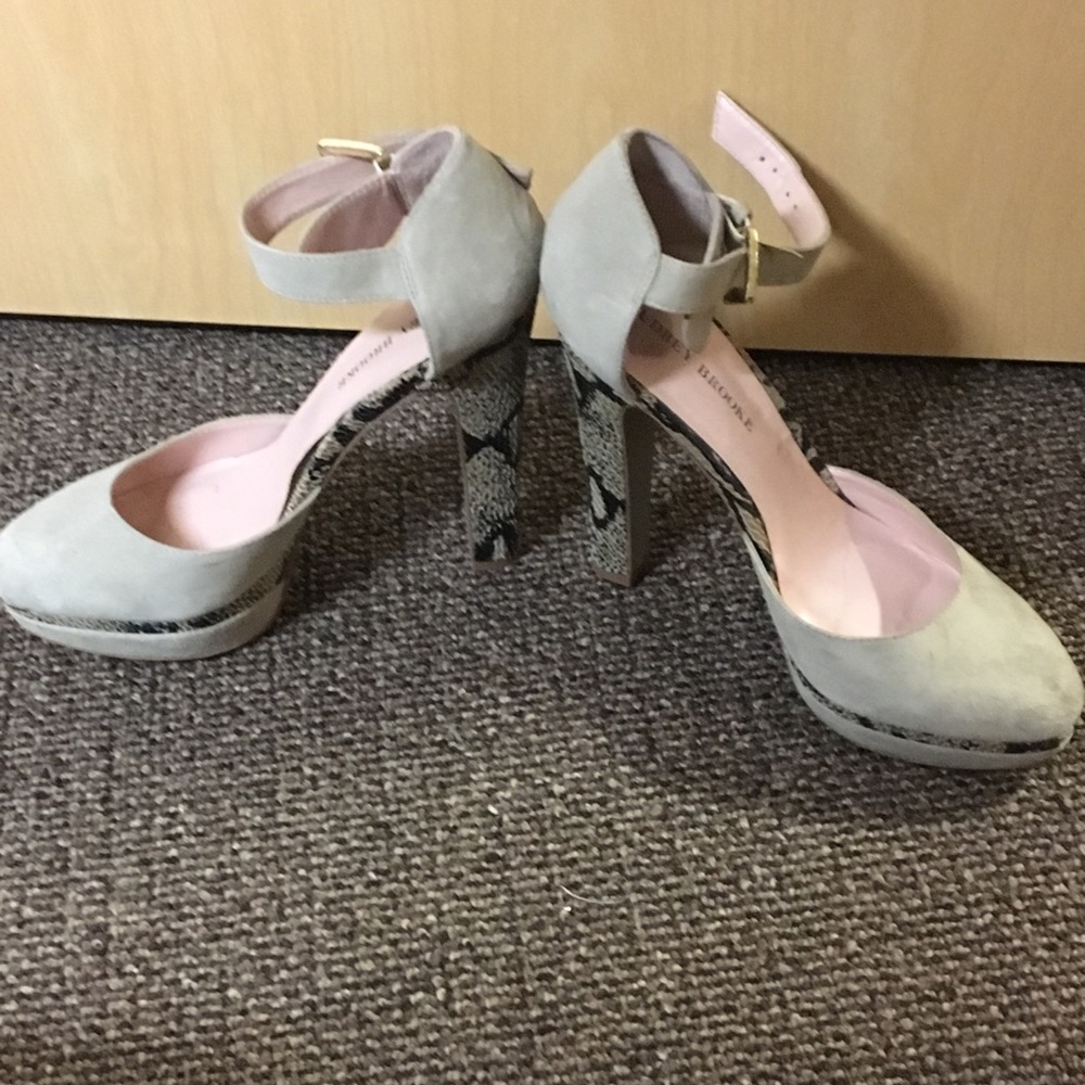 Audrey  Brooke light grey & snake heels