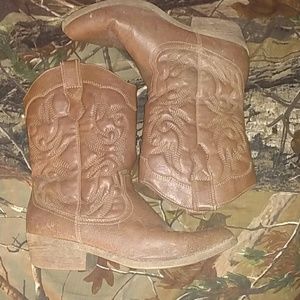 Brown cowgirl boots