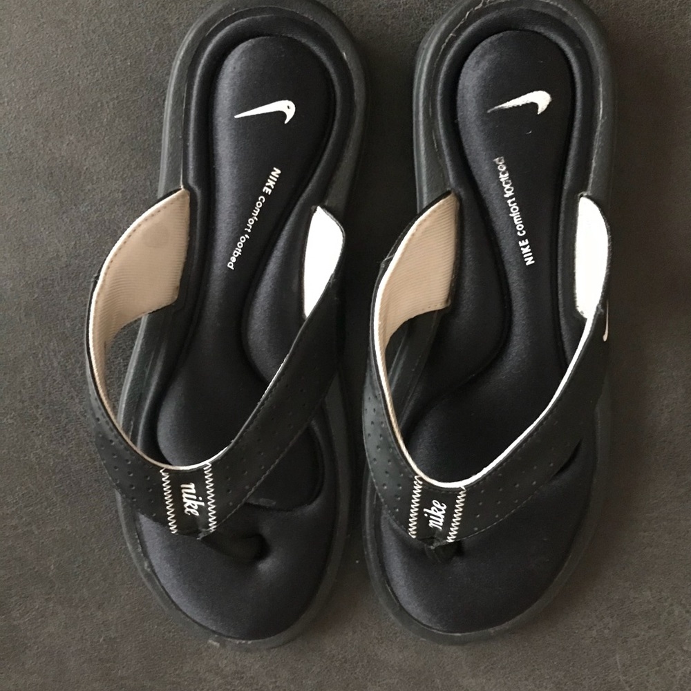 Nike flip flops