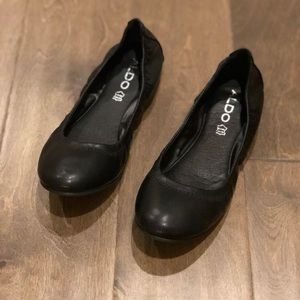 Black Aldo ballet flats
