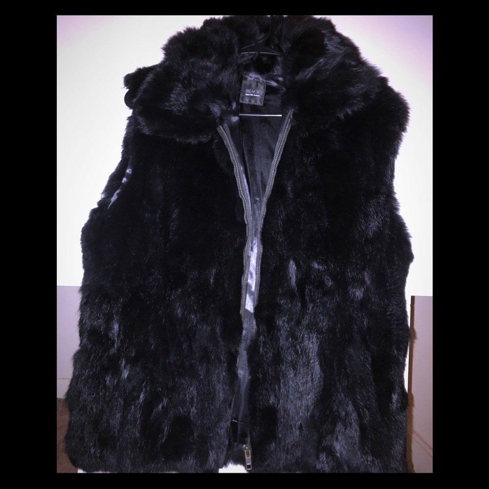 Black rabbit fur vest 100% Rabbit fur.