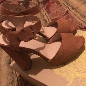 Mix Bo. 6 Yenia Heels.