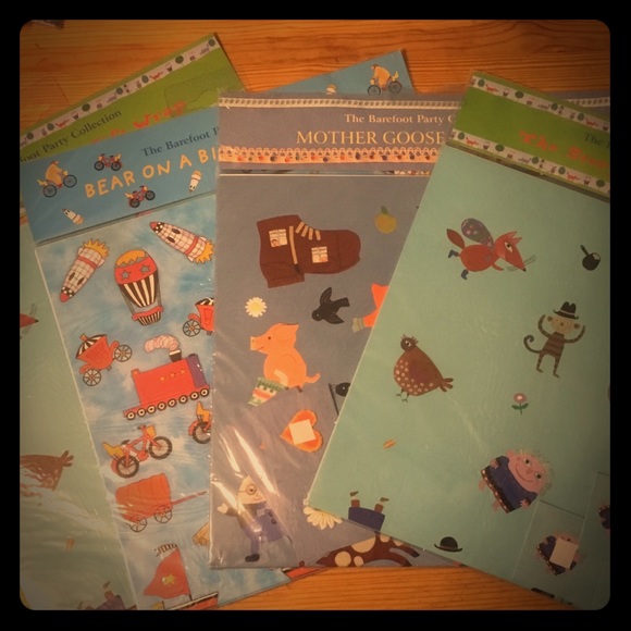 Barefoot Books Other - ⚫️Six Barefoot Books gift wrap packs