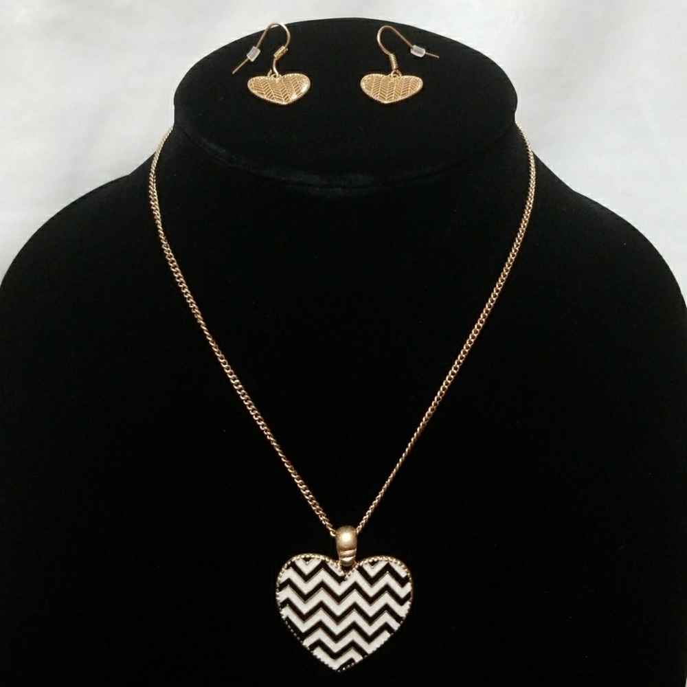 Chevron Heart Necklace and Earring Set