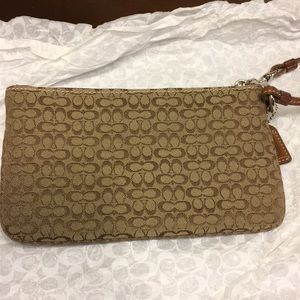 Coach Bags - Coach wristlet Coach Bags - Coach wristlet
