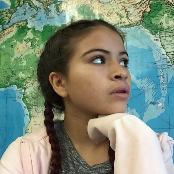 Meet your Posher, Danielle - Picture 1 of 1