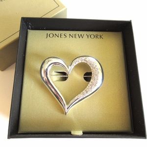 NIB Silver Heart Brooch- Perfect Gift
