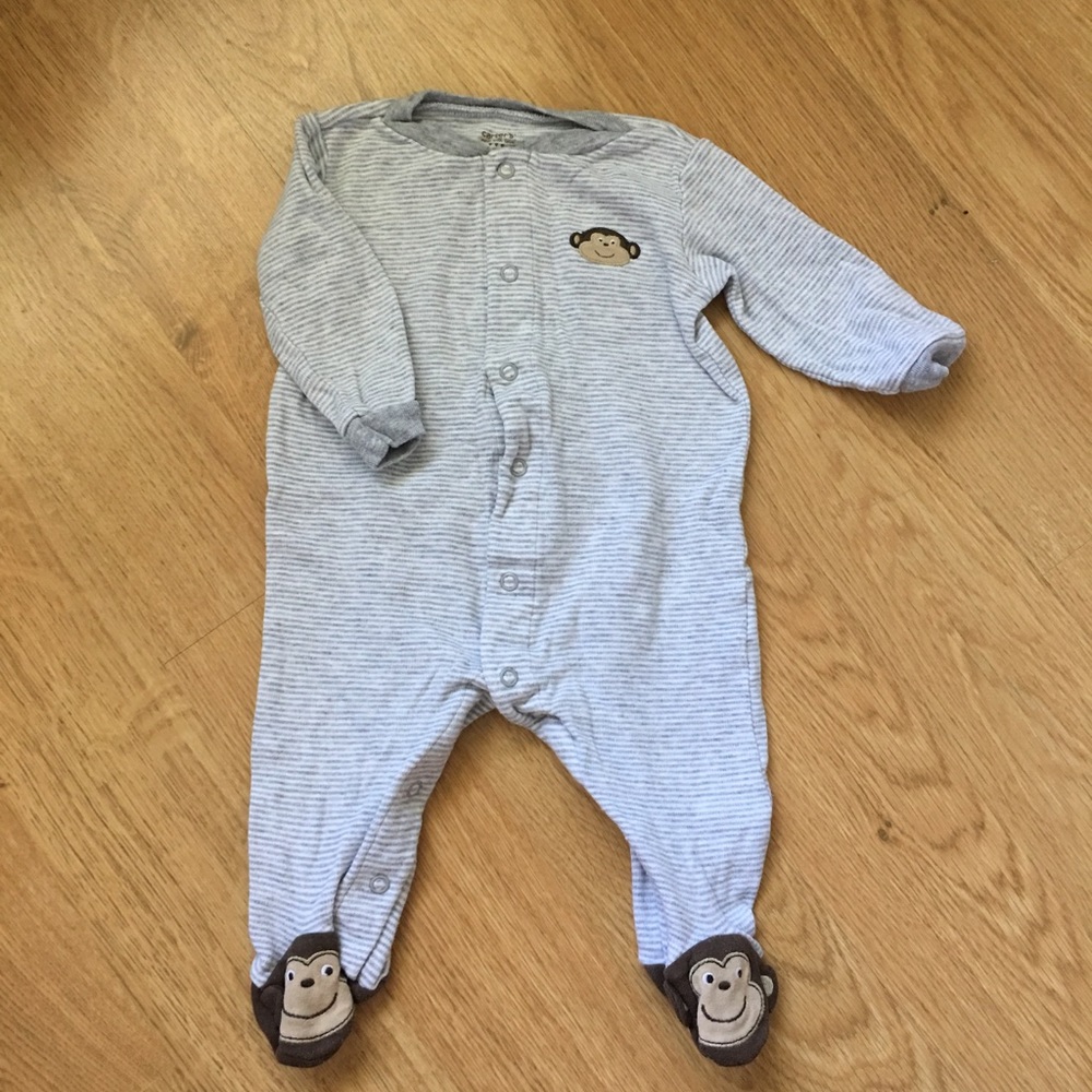 🤖Carter’s Monkey footed pajamas