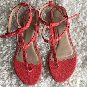 Super cute orange sandals!