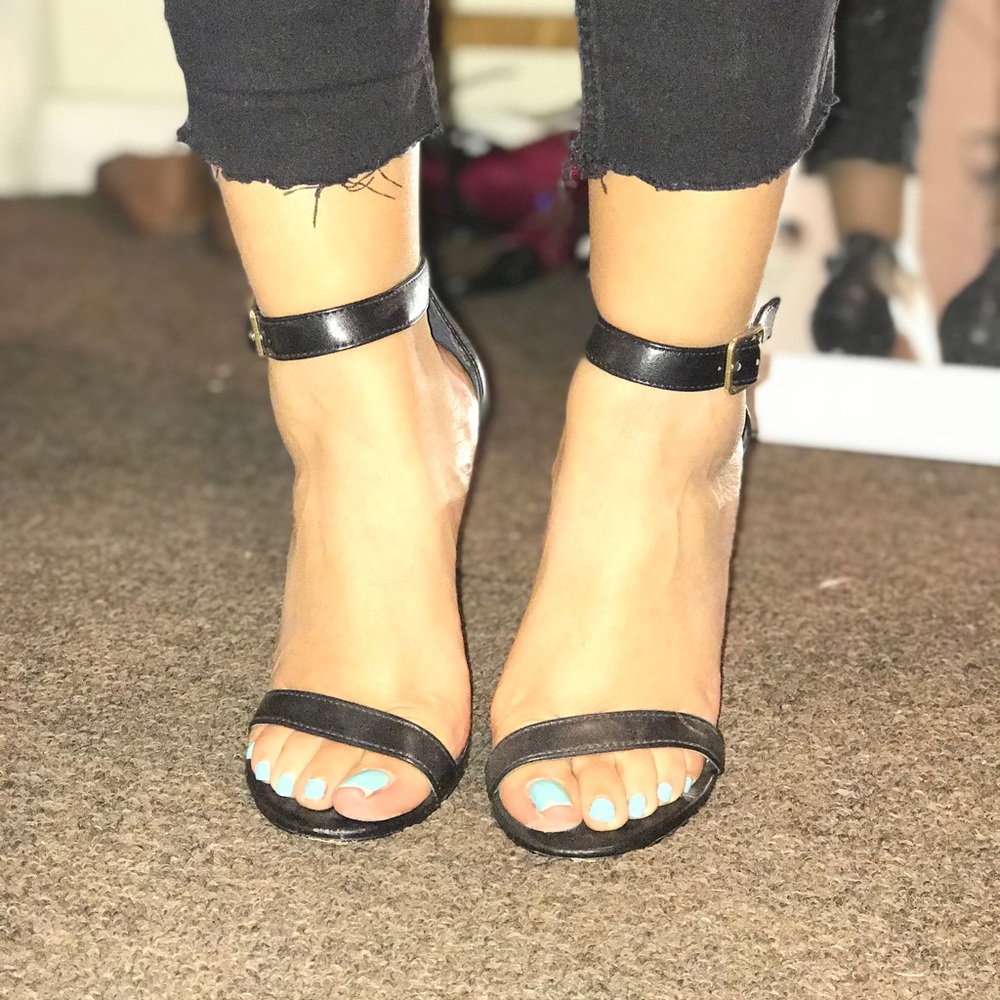 Black strap sandals