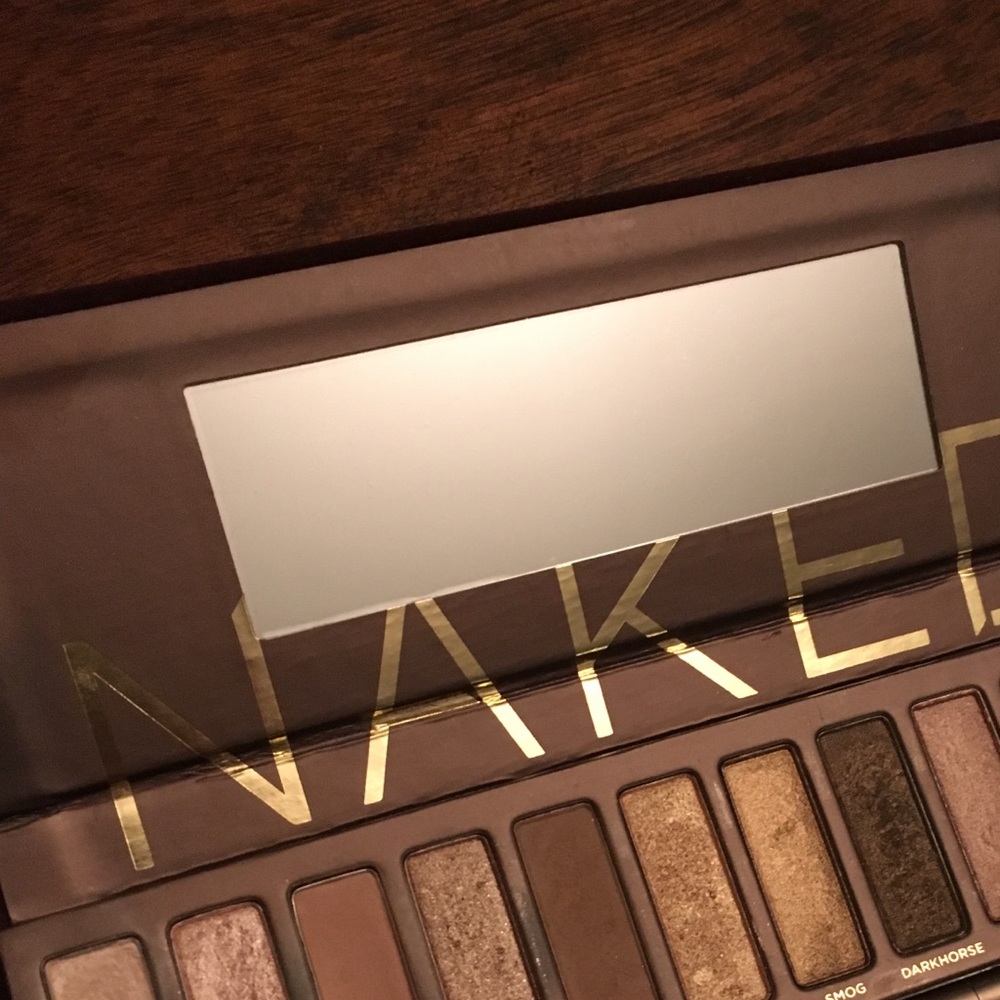 Naked/Urban Decay eyeshadow palette.