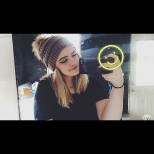 Meet your Posher, Madeline