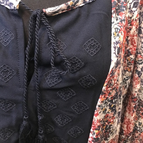 Dept 222 navy blue long sleeved sheer tunic Sz L - Picture 3 of 6