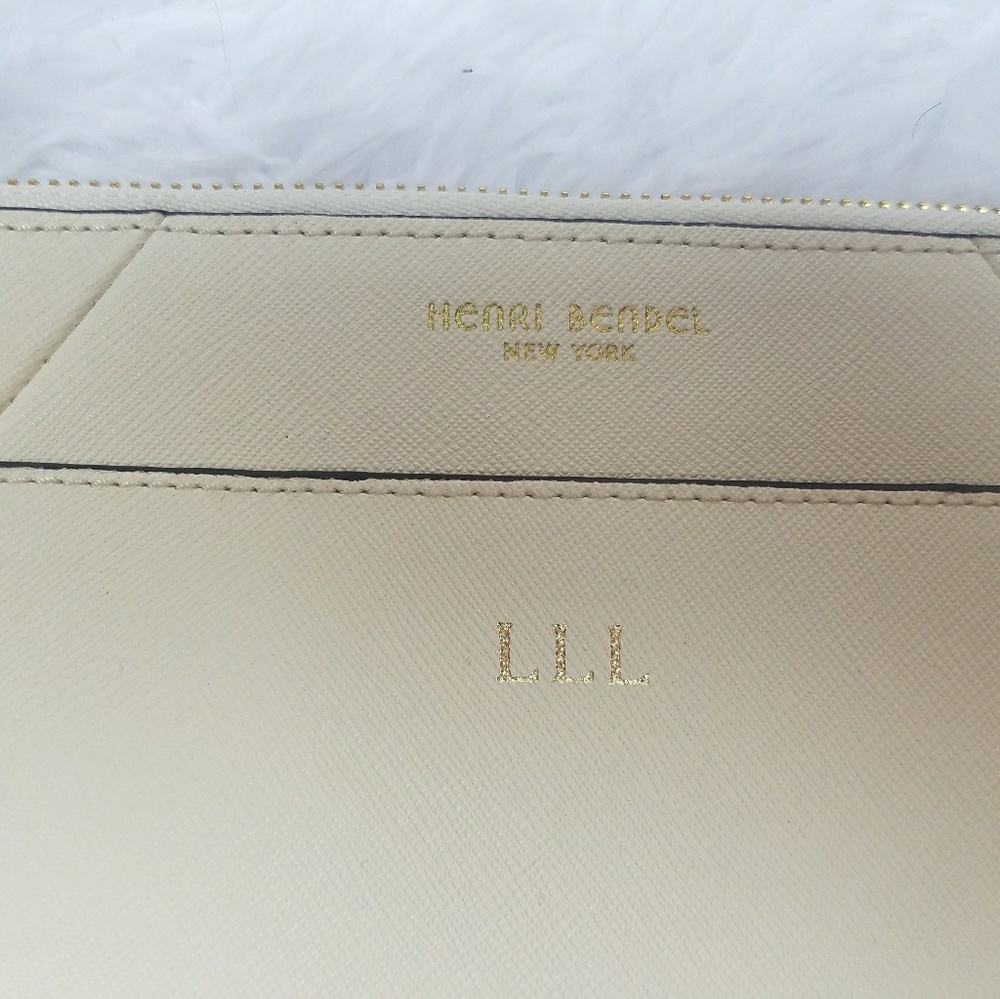Henri Bendel Travel Pouch Plaque Wristlet Cream - Picture 2 of 8