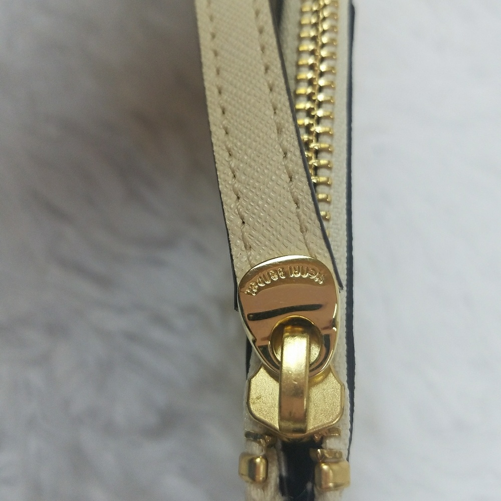 Henri Bendel Travel Pouch Plaque Wristlet Cream - Picture 8 of 8