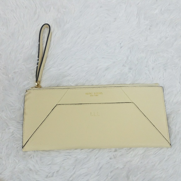 henri bendel Handbags - Henri Bendel Travel Pouch Plaque Wristlet Cream