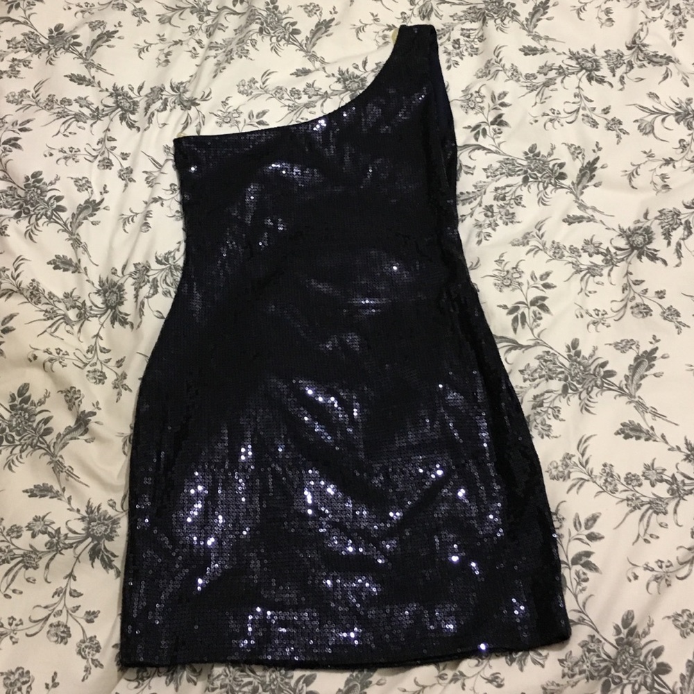Blue one shoulder sequins dress