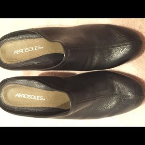 Aerosoles Black leather wedges