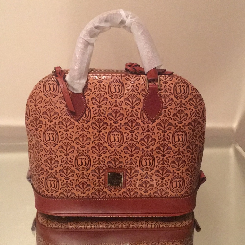 Dooney and bourke club 333 purse