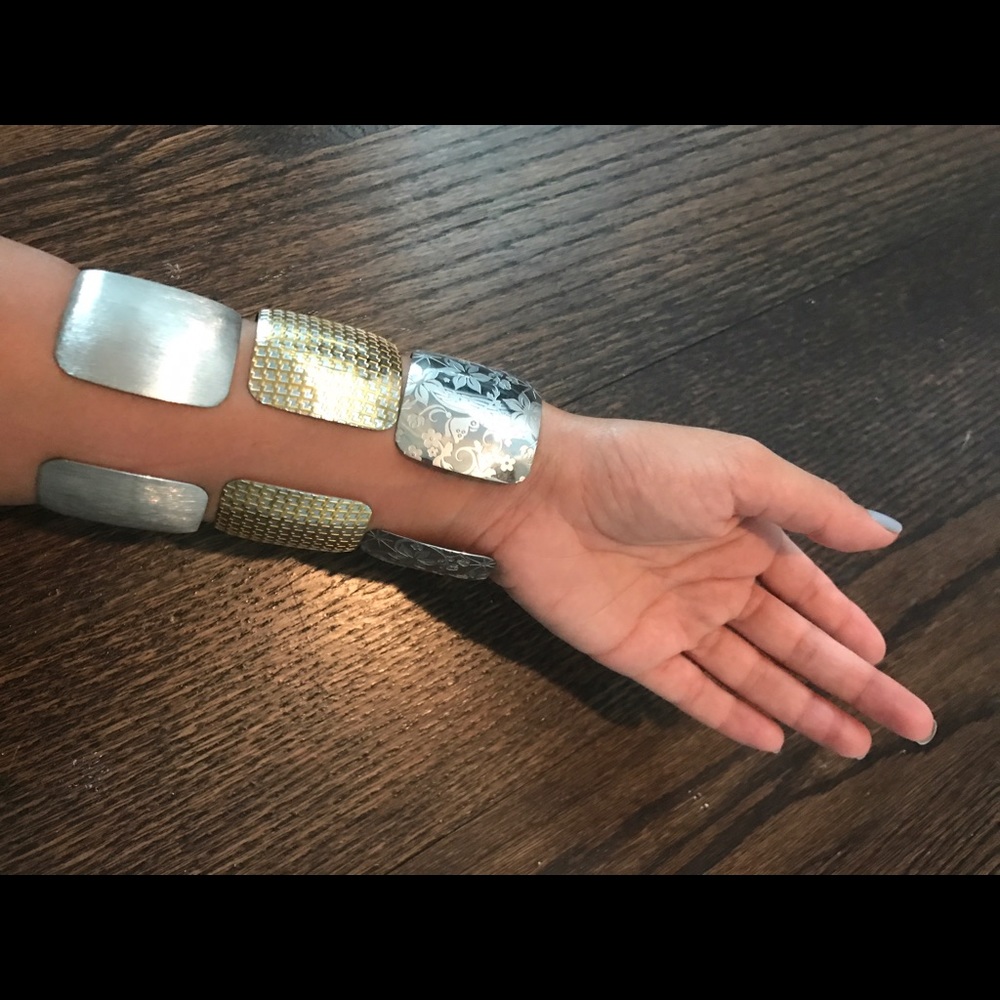 Cuff bracelets - Picture 2 of 2