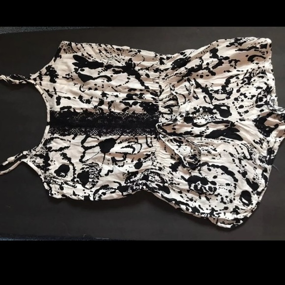 Romper - Picture 2 of 3