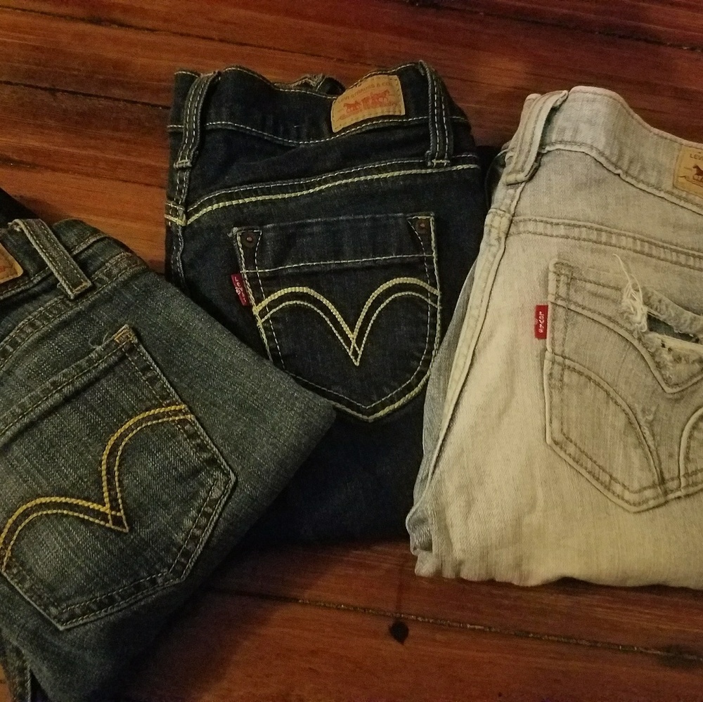 Bundle of 3 Levis jeans. All excellent condition
