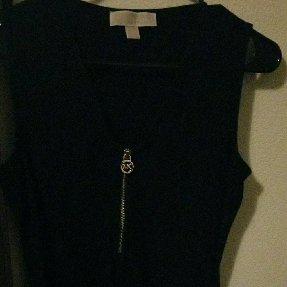 Like New Michael Kors Sleeveless Gold Zip Top