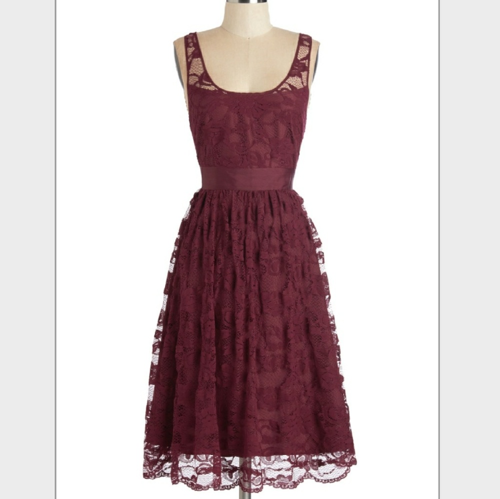 bb Dakota anticipated moments dress