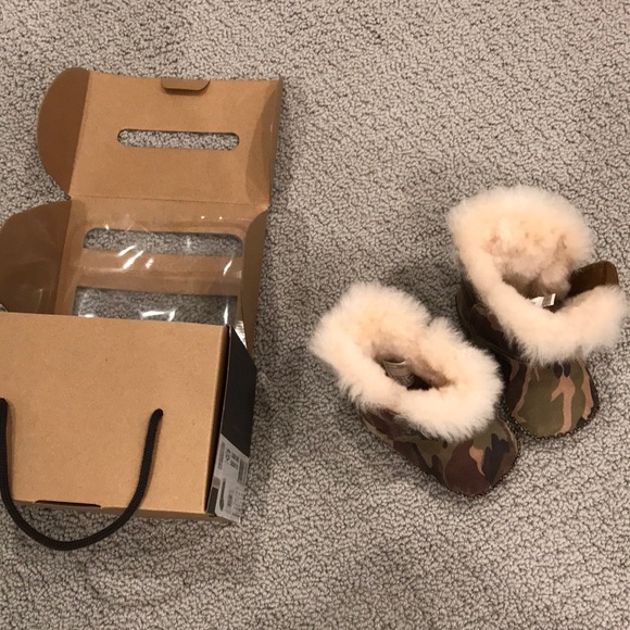 Camo Ugg boots - Picture 1 of 1