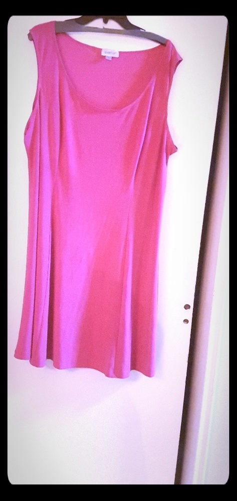 GLAM OUT IN THIS HOT PINK DRESS