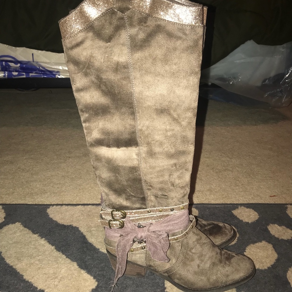 Not rated riding boot