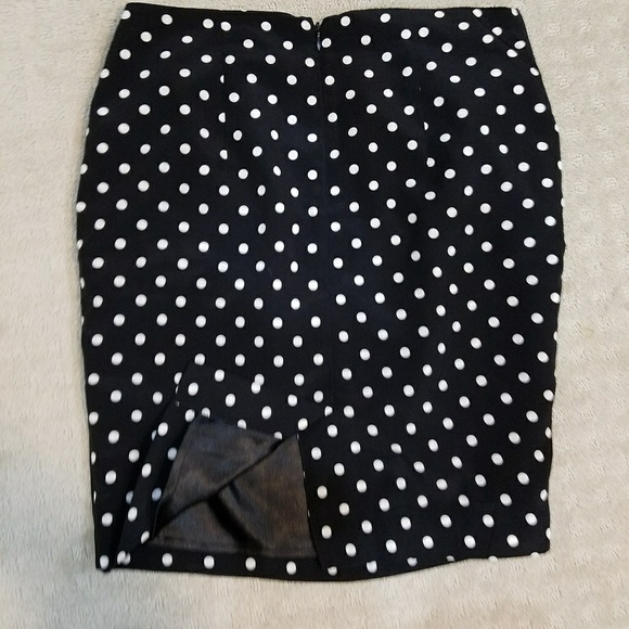 💕SALE Polka Dot Skirt 💕 - Picture 2 of 4