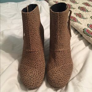 Cheetah wedges