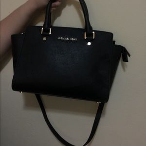 Michael  kors black and gold medium Selma