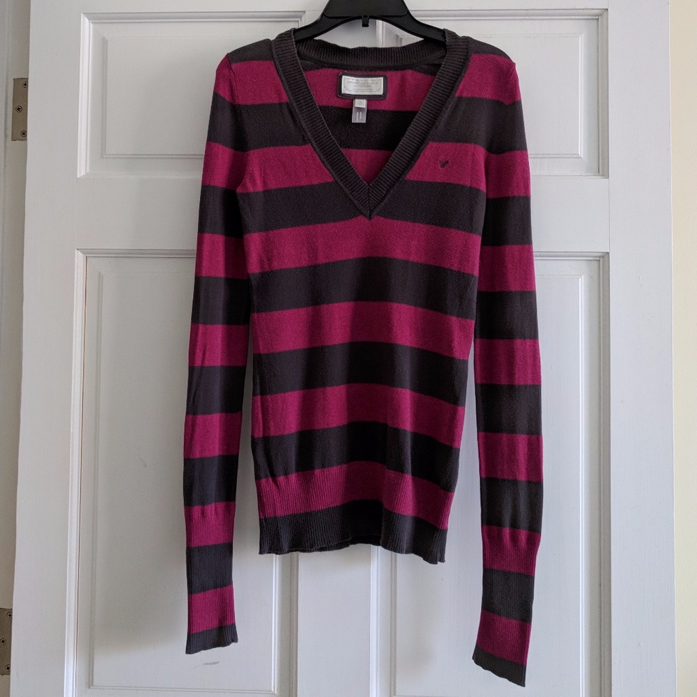 American Eagle Red/Grey Striped V-Neck Sweater - S