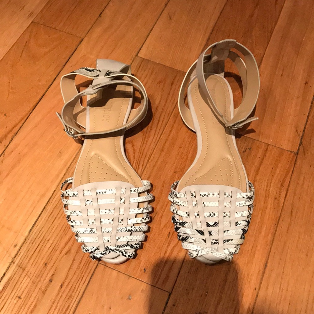 Ellen Tracy Sandal