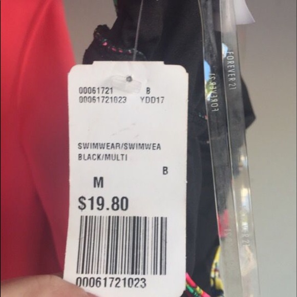 One piece swim suit - Picture 3 of 3